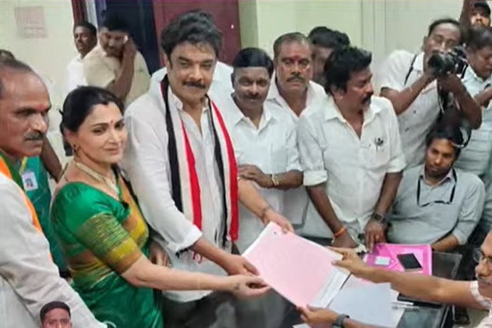 రాజకీయాలు వేరు, కుటుంబం వేరు.. భర్త నామినేషన్ వేస్తుంటే హాజరైన కుష్బూ