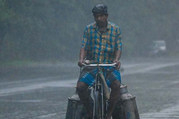 ఏపీలో వింత వాతావరణం: ఒకచోట వానలు, మరోచోట వడగాలులు