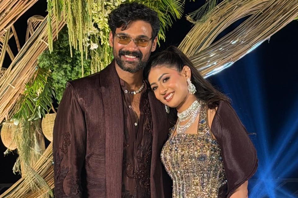 బెల్లంకొండ శ్రీనివాస్-కావ్యారెడ్డి నిశ్చితార్థం... ఫొటోలు ఇవిగో!