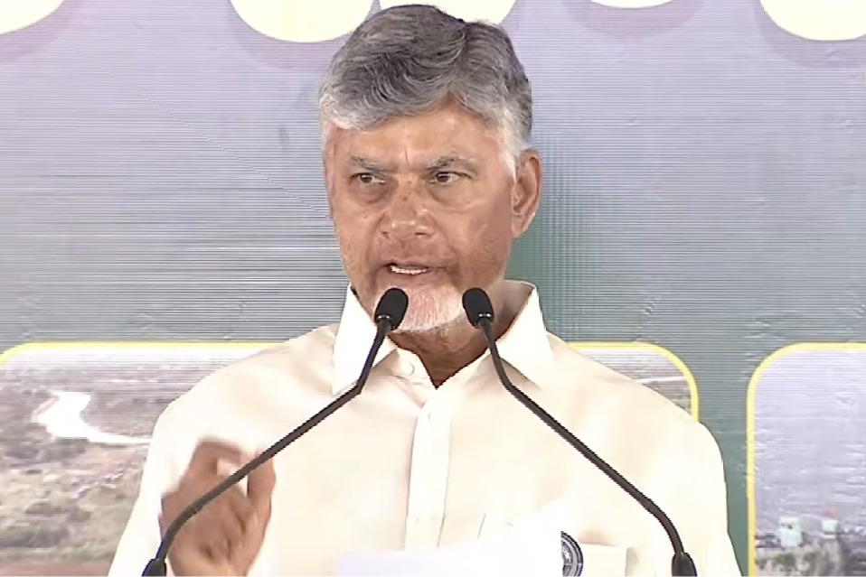 'మావిగన్' అనడం ఆయన పిచ్చికి నిదర్శనం: యాడికి సభలో సీఎం చంద్రబాబు