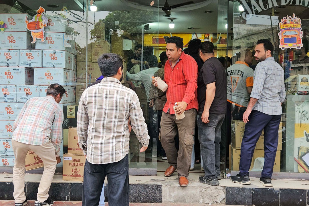 యుద్ధం ఎఫెక్ట్.. తెలంగాణలో పెరగనున్న మద్యం ధరలు