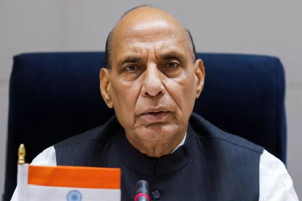 కోల్‌కతాను లక్ష్యంగా చేసుకుంటే పాకిస్థాన్ ఎన్ని ముక్కలవుతుందో దేవుడికే తెలియాలి: రాజ్‌నాథ్ సింగ్