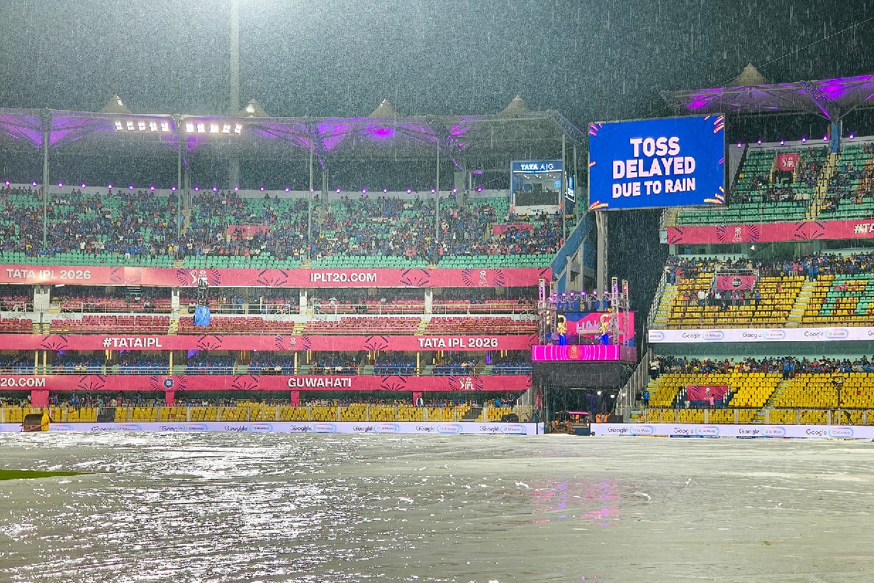 గౌహతిలో భారీ వర్షం... రాజస్థాన్ రాయల్స్, ముంబై మ్యాచ్ ఆలస్యం