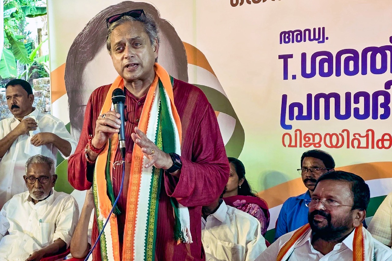 కేరళలో బీజేపీ 'జీరో సీట్ల పార్టీ'... ఆ పార్టీకి ఓటు వేస్తే వృథా: శశిథరూర్ కీలక వ్యాఖ్యలు