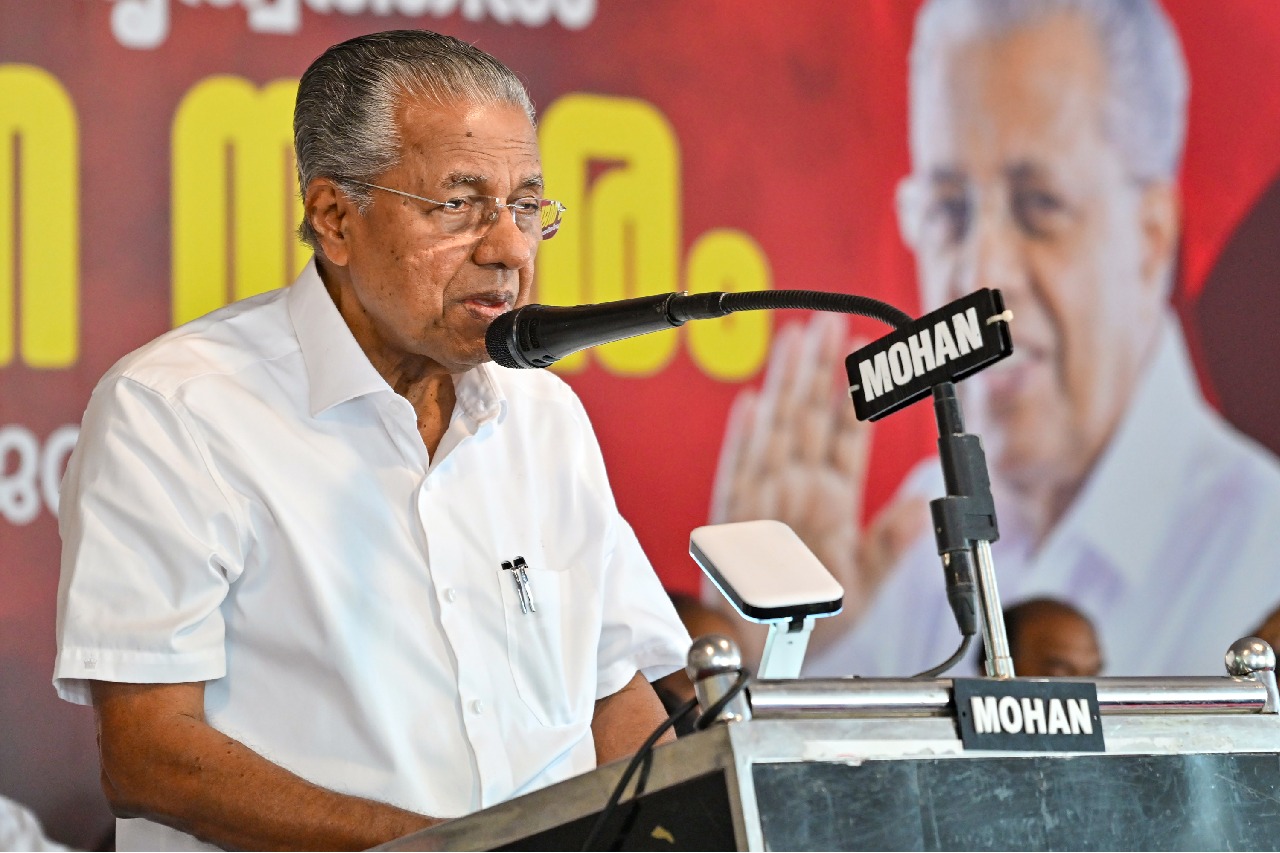 అభివృద్ధి, అవినీతిలో మీ రాష్ట్రం స్థానమెంత? రేవంత్ వ్యాఖ్యలకు ఘాటుగా బదులిచ్చిన కేరళ సీఎం విజయన్