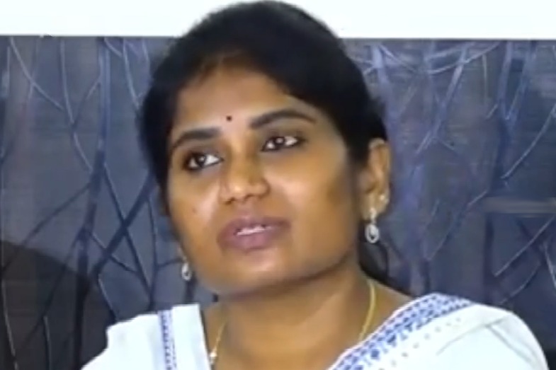 ఆదాయానికి మించిన ఆస్తులు... దేవాదాయ శాఖ అసిస్టెంట్ కమిషనర్ శాంతి అరెస్ట్