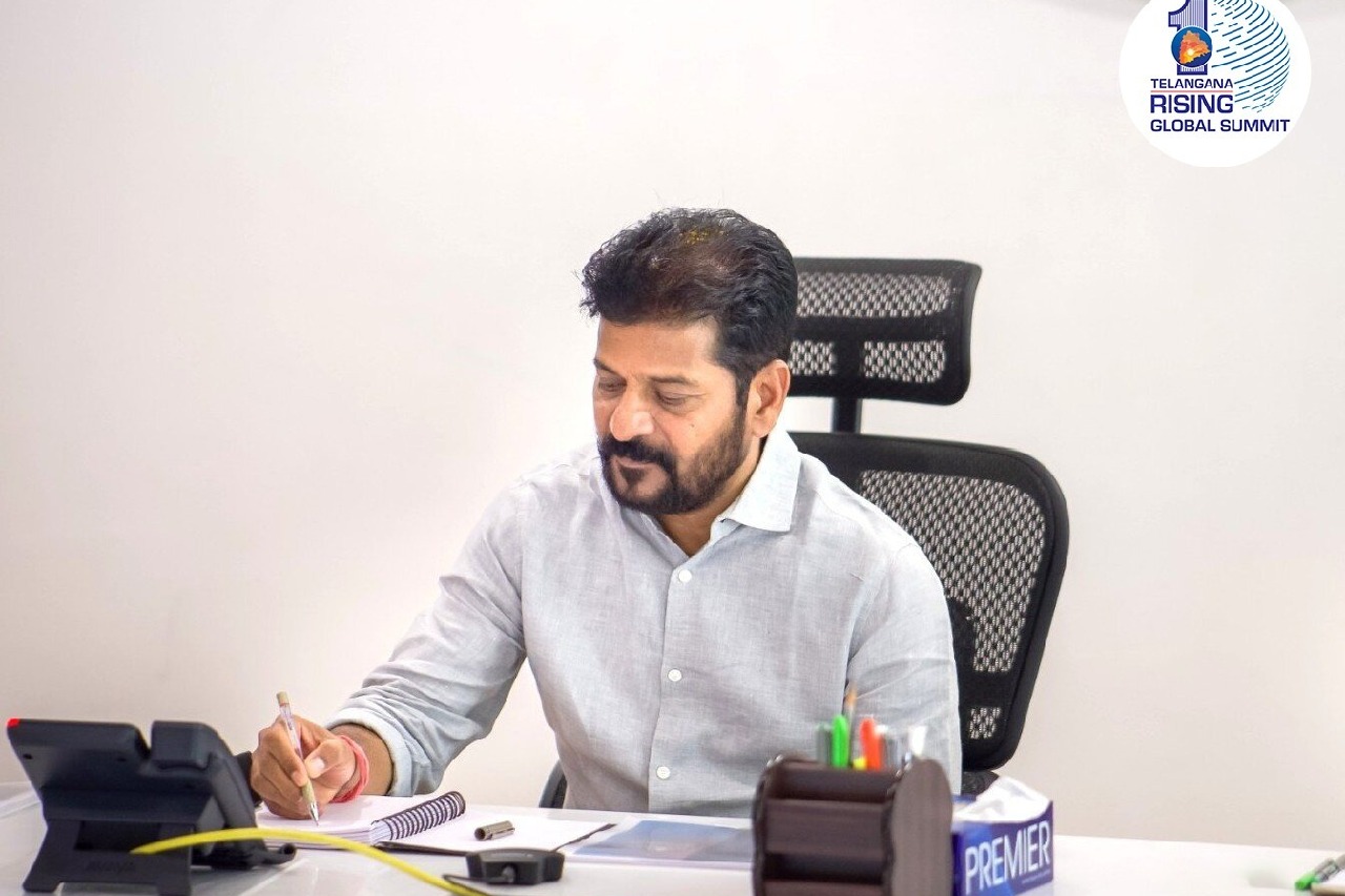 Revanth Reddy Counters Kerala CM Vijayan on Development Claims