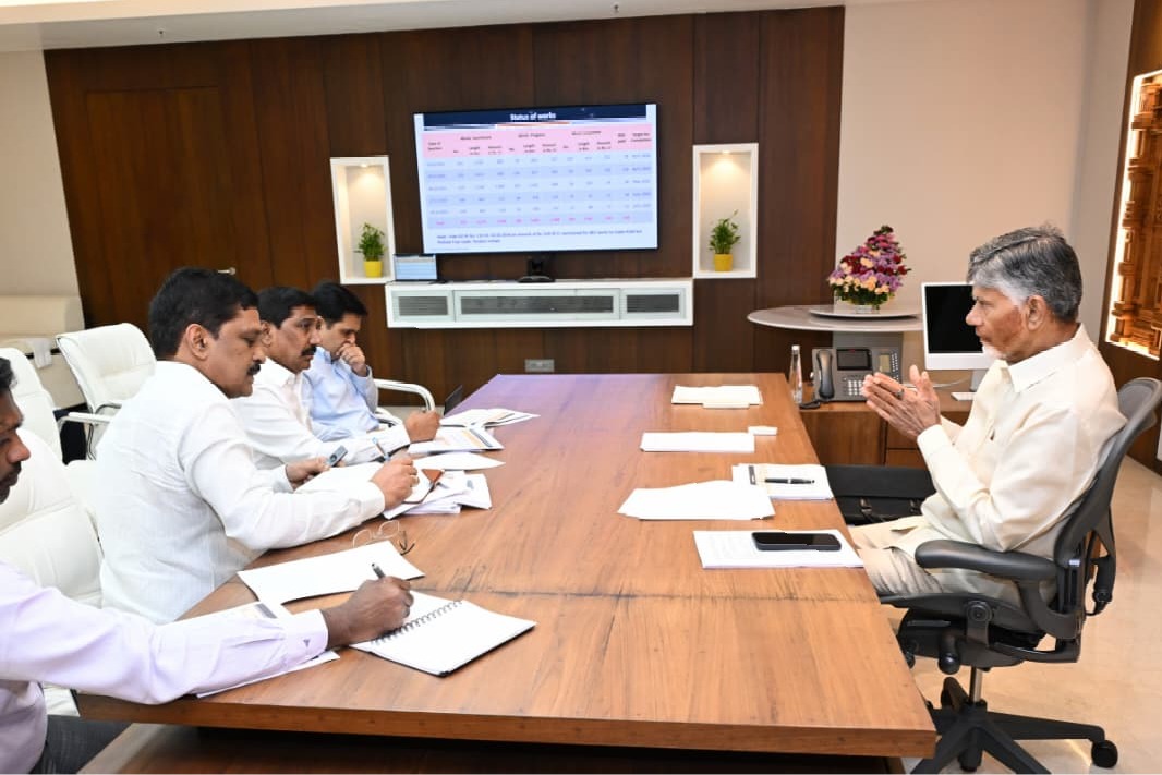 ఏపీలో ఈ-బస్సులు... సీఎం చంద్రబాబు కీలక ఆదేశాలు