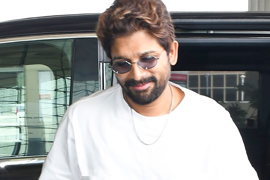 అల్లు అర్జున్ పుట్టినరోజు: అర్ధరాత్రి ఇంటి ముందు అభిమాన సంద్రం