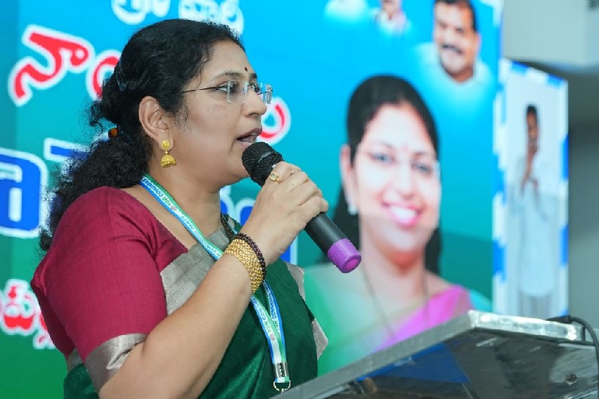 ఏబీఎన్ ఛానెల్ పై ఎన్బీడీఏ, ఎన్సీడబ్ల్యూలకు వైసీపీ ఫిర్యాదు