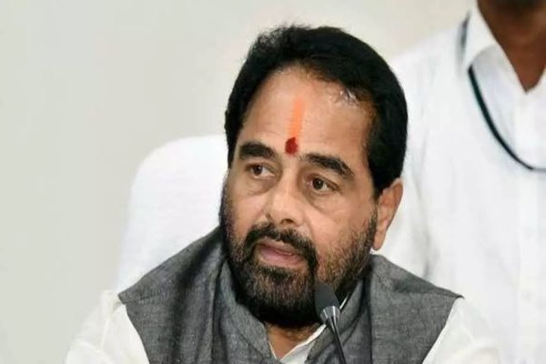 మూడేళ్లలో అమరావతి నిర్మాణం ఎలా సాధ్యం?: తమ్మినేని సీతారాం