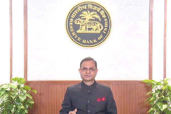 వడ్డీ రేట్లు యథాతథం: ఆర్బీఐ గవర్నర్