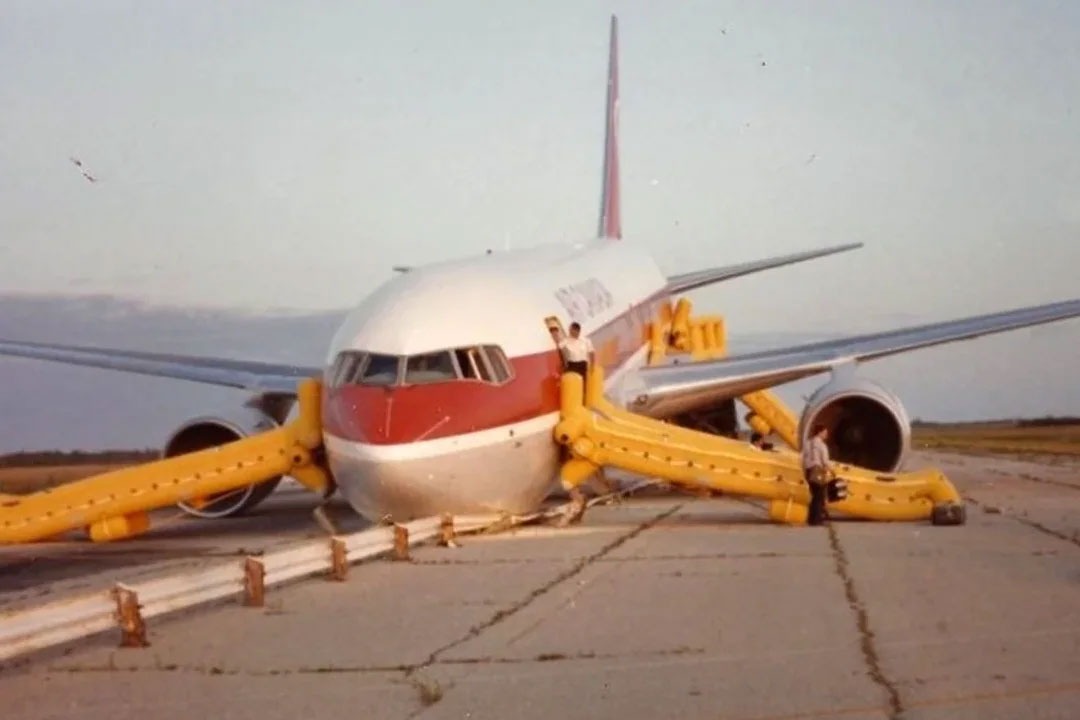 41,000 అడుగుల ఎత్తులో ఆగిపోయిన ఇంజిన్లు.. గ్లైడర్‌గా మారిన విమానం.. ఒళ్లు గగుర్పొడిచే నాటి ఘటన!