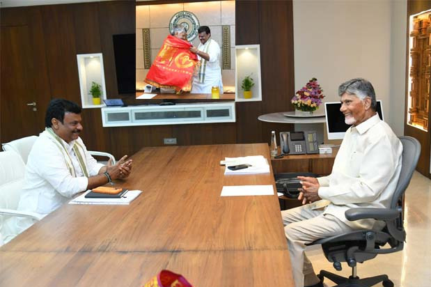 సీఎం చంద్రబాబుతో ఏపీ బీజేపీ చీఫ్ మాధవ్ భేటీ.. కీలక సమస్యలపై వినతి