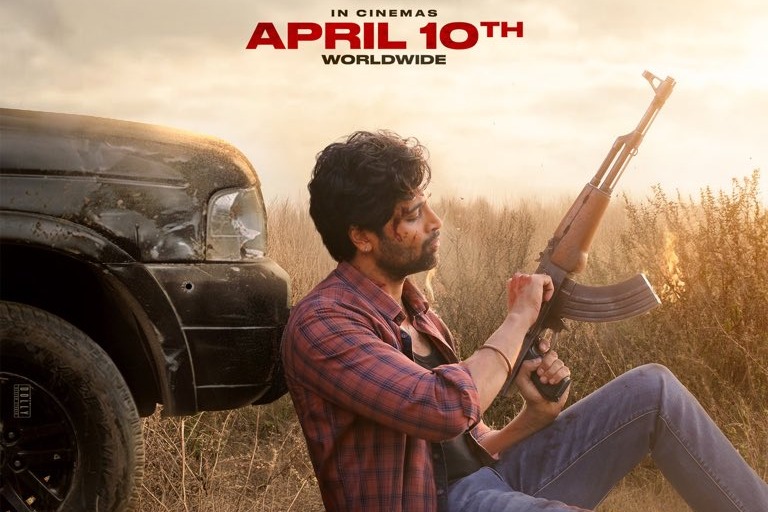 ‘డెకాయిట్’కు భారీ క్రేజ్... విడుదలకు ముందే అడ్వాన్స్ బుకింగ్స్‌ మోత