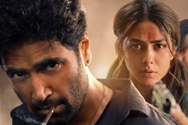 'డెకాయిట్'తో కొంచెం రొమాన్స్ .. మరి కొంచెం యాక్షన్: మృణాల్!