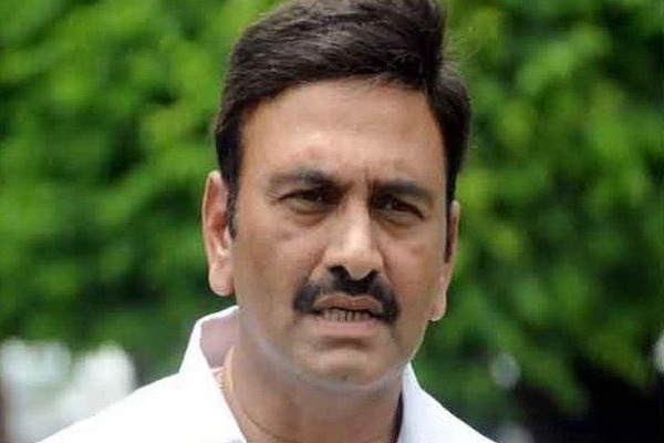 'మావిగన్' బిల్లును అసెంబ్లీలో పెడతానని జగన్ అనడం హాస్యాస్పదం: రఘురామకృష్ణరాజు