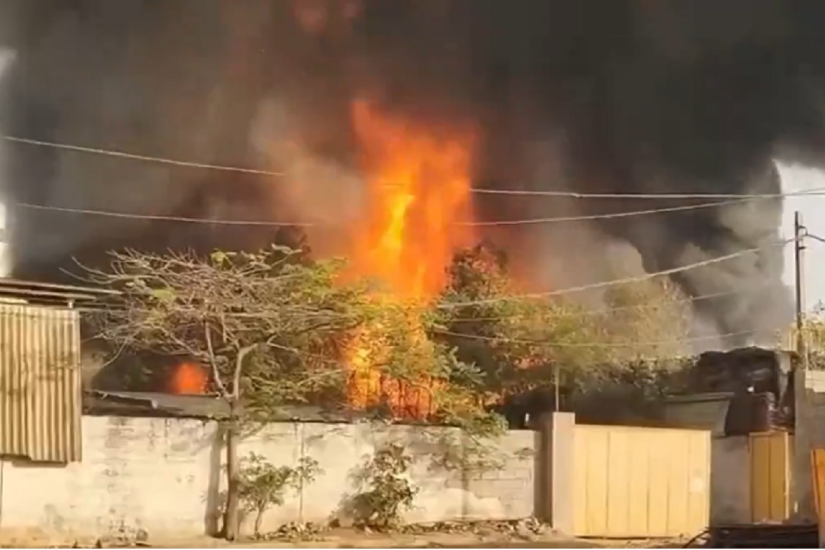 కుత్బుల్లాపూర్‌లో భారీ అగ్నిప్రమాదం.. వీడియో ఇదిగో!