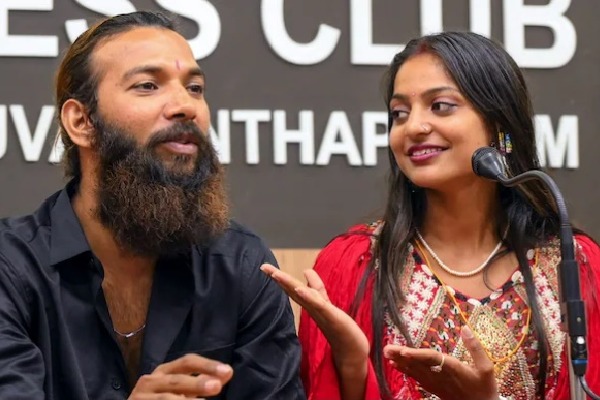 మోనాలిసా వివాహంపై 'పోక్సో' నీడ: చిక్కుల్లో భర్త ఫర్మాన్ ఖాన్!