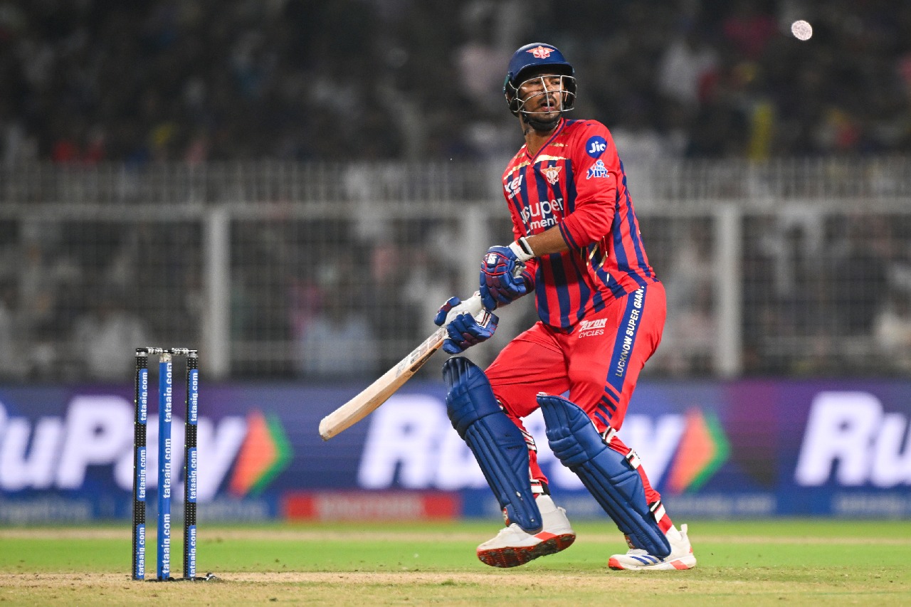 అతడి గురించి ముందే హెచ్చరించిన అర్జున్ టెండూల్కర్... కేకేఆర్ పట్టించుకోలేదు!