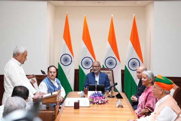 ఢిల్లీ రాజకీయాల్లోకి నితీశ్ కుమార్.. రాజ్యసభ సభ్యుడిగా ప్రమాణం