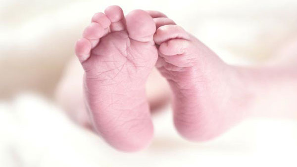 కృష్ణలంకలో అమానుషం.. పబ్లిక్ టాయిలెట్‌లో పసికందును వదిలివెళ్లిన మహిళ