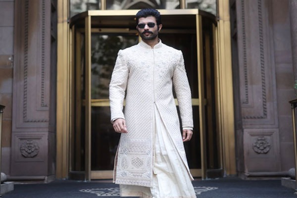 Vijay Deverakonda Angered by Jana Nayagan Leak Expresses Solidarity