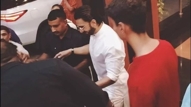 ఆర్ఎస్ఎస్ వ్యవస్థాపకుడు హెడ్గేవార్‌కు నివాళి అర్పించిన రణవీర్ సింగ్... మోహన్ భగవత్‌తో భేటీ