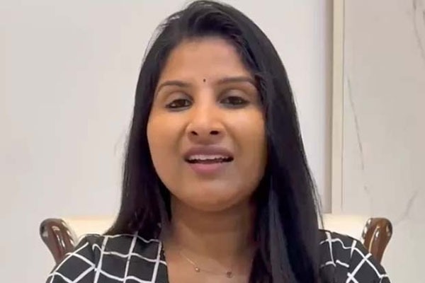 సింగర్ మంగ్లీపై క్రిమినల్ కేసు.. డైరెక్టర్ వేణు ఉడుగుల పేరు కూడా!