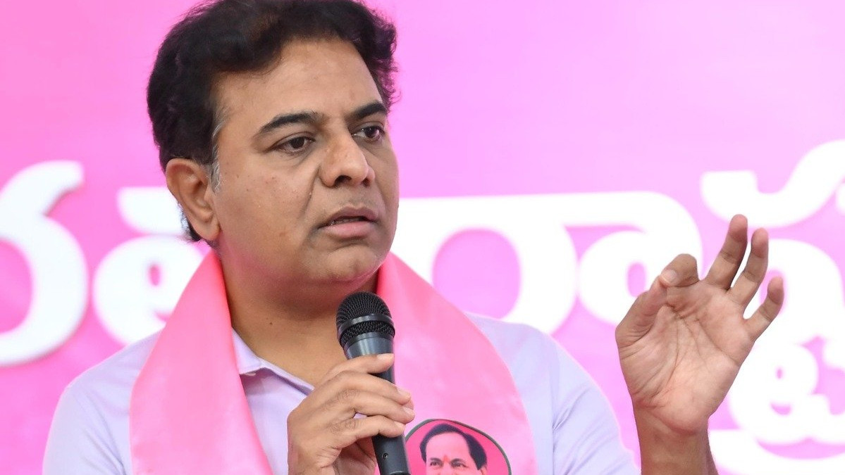 రేవంత్ రెడ్డి చరిత్రహీనుడిగా మిగిలిపోతారు: కేటీఆర్