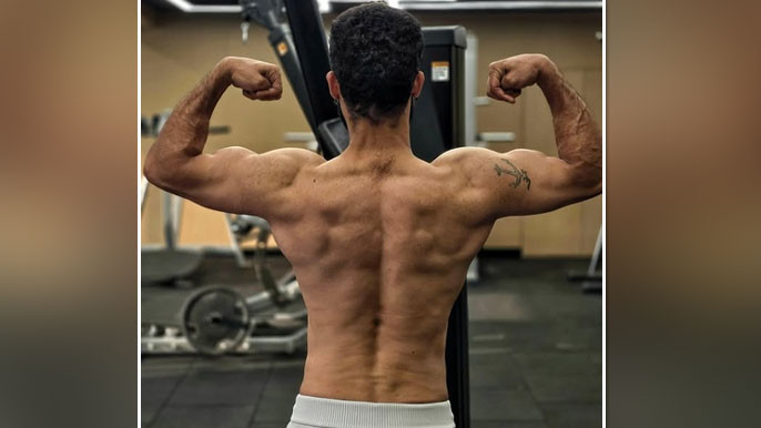 Jr NTR flaunts muscles in workout photo for Dragon movie