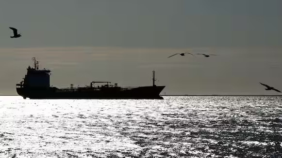 మళ్లీ యుద్ధ మేఘాలు కమ్ముకుంటున్న తరుణంలో... భారత్‌కు చేరుకున్న భారీ ఇరాన్ చమురు నౌకలు