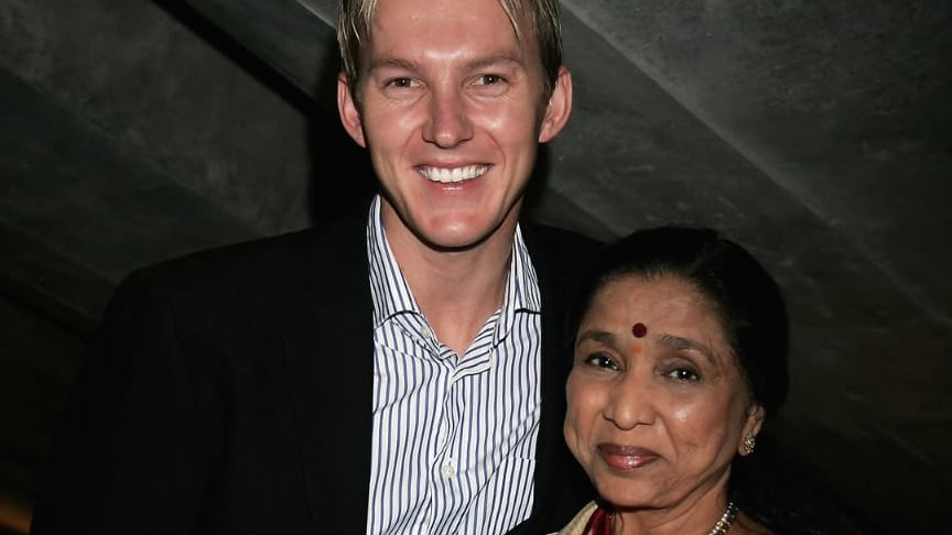 ఆశా భోంస్లేకు భావోద్వేగ నివాళి అర్పించిన ఆసీస్ క్రికెట్ లెజెండ్