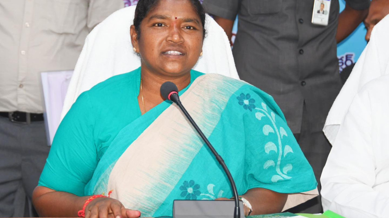 ఎండ తీవ్రత.. ప్రజలకు మంత్రి సీతక్క కీలక సూచనలు