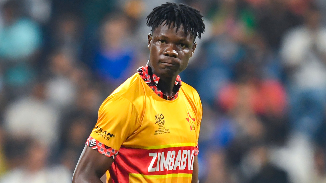 ఐపీఎల్ ఆటగాడిపై రెండేళ్ల నిషేధం విధించిన పాకిస్థాన్ క్రికెట్ బోర్డు