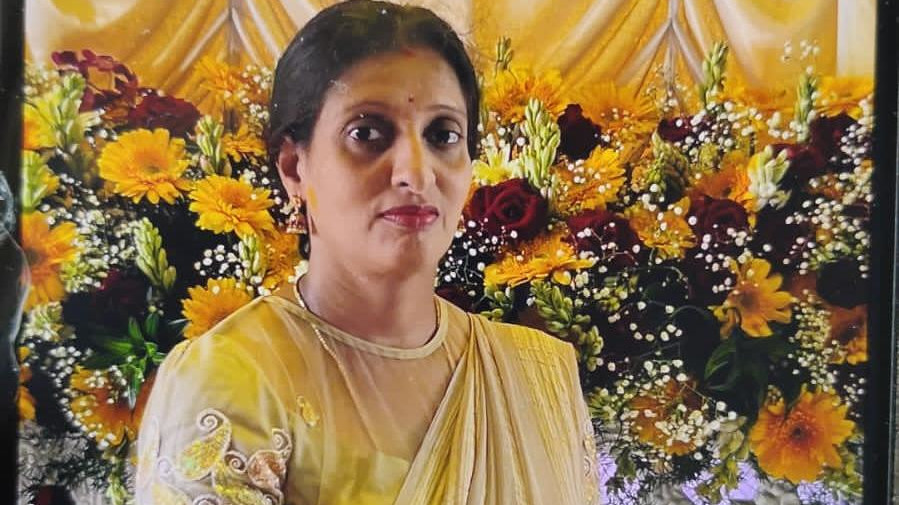 Bangalore Woman Suvarna Kills Teenage Daughter Then Commits Suicide