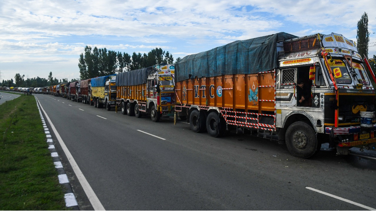 ఓవర్ లోడ్ వాహనాలకు కొత్త రూల్స్... ఇక నుంచి అదిరిపోయే జరిమానా!