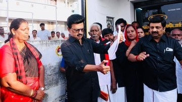 నియోజకవర్గాల బిల్లుపై భగ్గుమన్న స్టాలిన్.. నడిరోడ్డుపై కాపీల దహనం