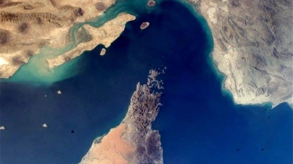 Iran Warns US of Missile Attack Over Hormuz Strait