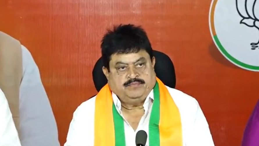 Revanth Reddy Should Ask to Reduce Lok Sabha Seats in Kerala Says Ramachander Rao