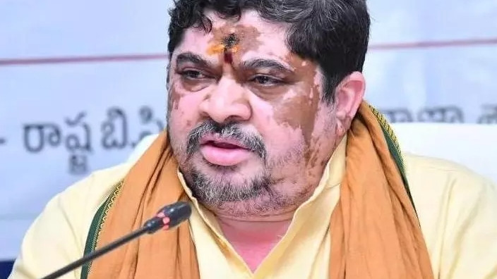 తెలంగాణను అవమానించిన తేజస్వి సూర్య ఎంపీ సభ్యత్వాన్ని రద్దు చేయాలి: పొన్నం ప్రభాకర్