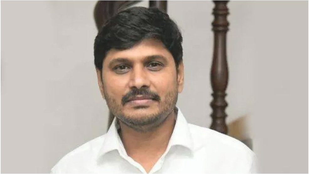 సీఎంపై అనుచిత పోస్టు కేసు... వైసీపీ నేత పూడి శ్రీహరికి బెయిల్