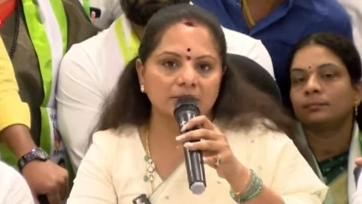 ఉద్యోగ, ఉపాధ్యాయ, కార్మిక వర్గాలను ప్రభుత్వం నట్టేట ముంచింది: కవిత