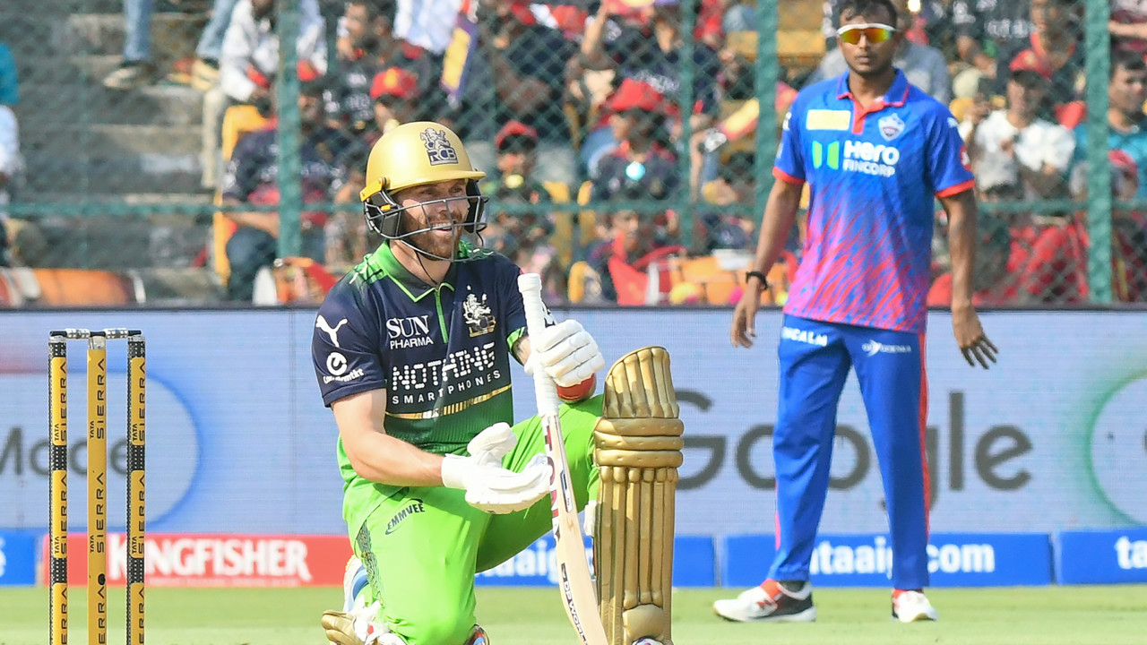 Philip Salt Scores 63 RCB Limited to 175 Against DC