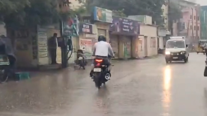 Hyderabad Heavy Rain and Hailstorm Disrupts City Life