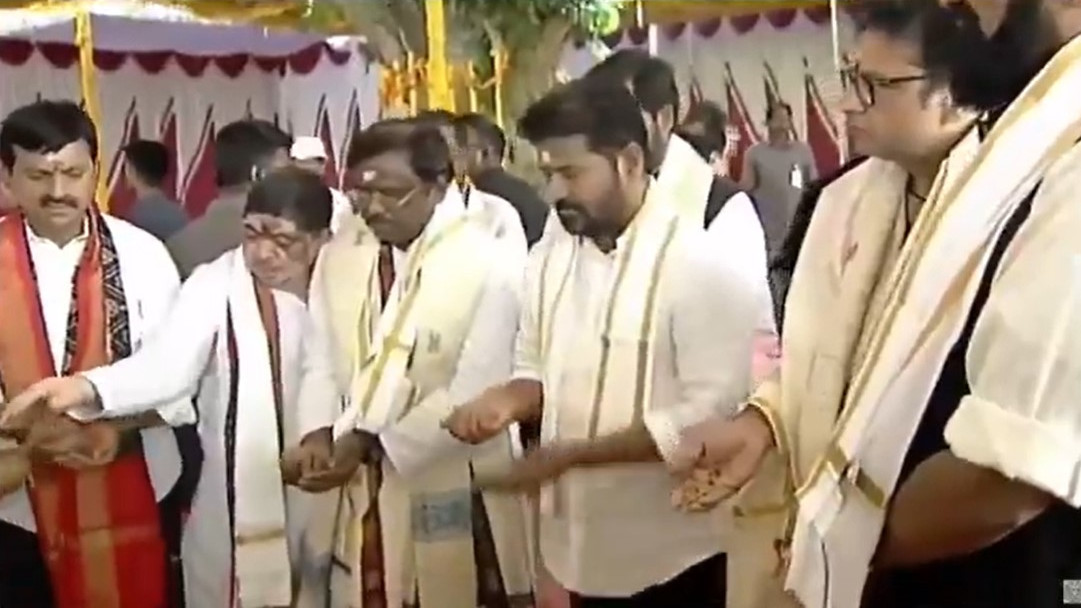 CM Revanth Reddy Visits Kaleshwaram Temple