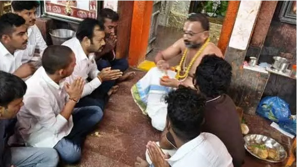 Janasena followers performed prayers at Kondagattu temple for recovery of Pawan Kalyan