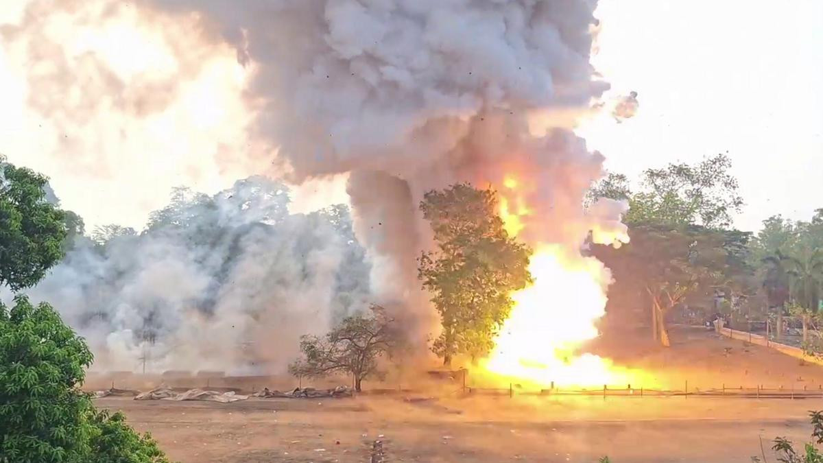 At least 13 dead in Kerala fireworks blast 