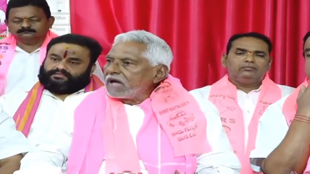 Jeevan Reddy lashes out at Revanth Reddy