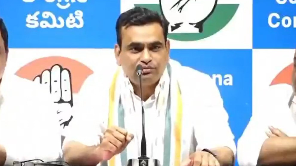 Chamala Kiran Kumar Reddy responds on Jeevan reddy joining BRS